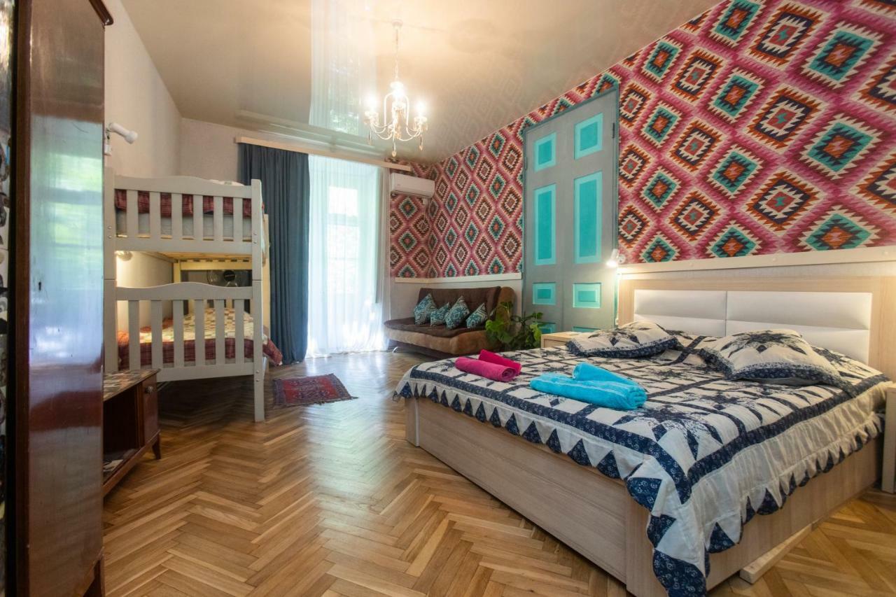Private Apartment In The Center Of Old Тбилиси Экстерьер фото