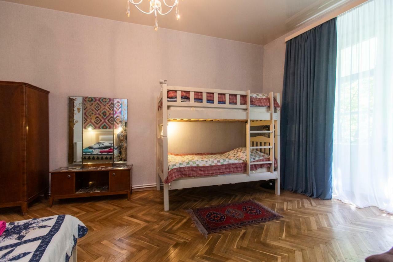 Private Apartment In The Center Of Old Тбилиси Экстерьер фото